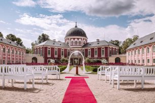 Zámek Veltrusy — svatba očima svatebního fotografa