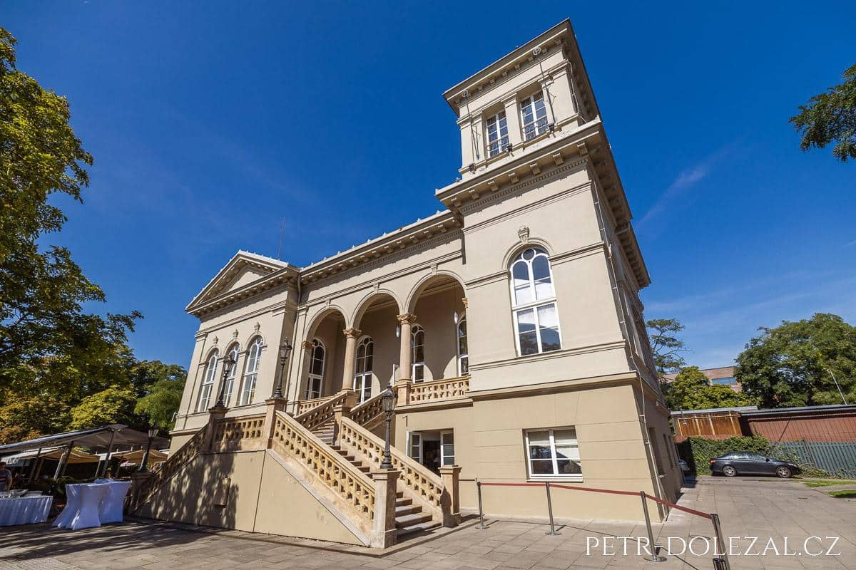 Svatba v Letenském zámečku