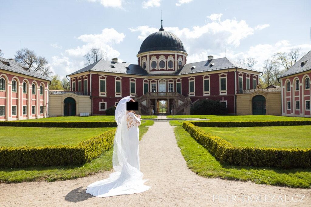 Svatba na zámku Veltrusy