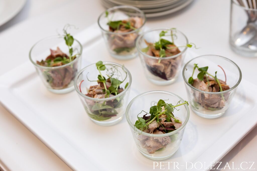 občerstvení pro svatebčany