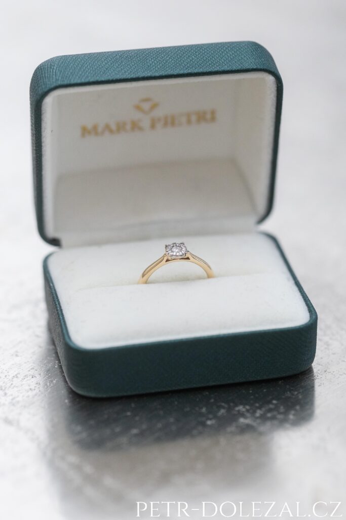 zásnubní prsten nevěsty