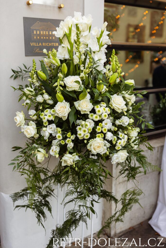 Květinové dekorace Villy Richter