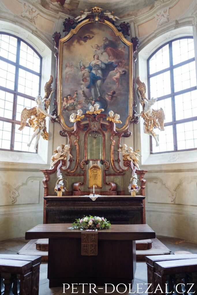 Hlavní oltář kaple
